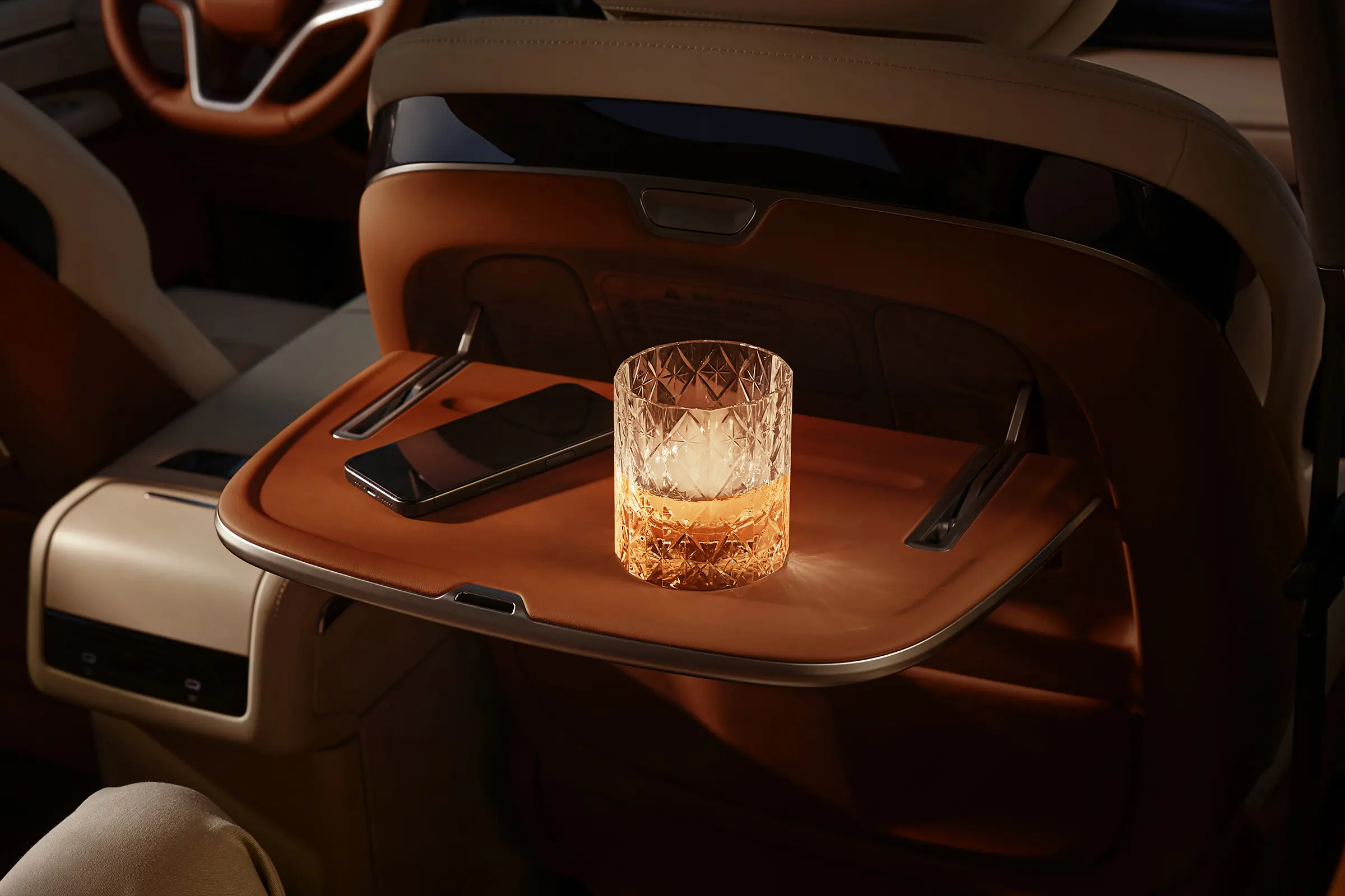 Компактный столик